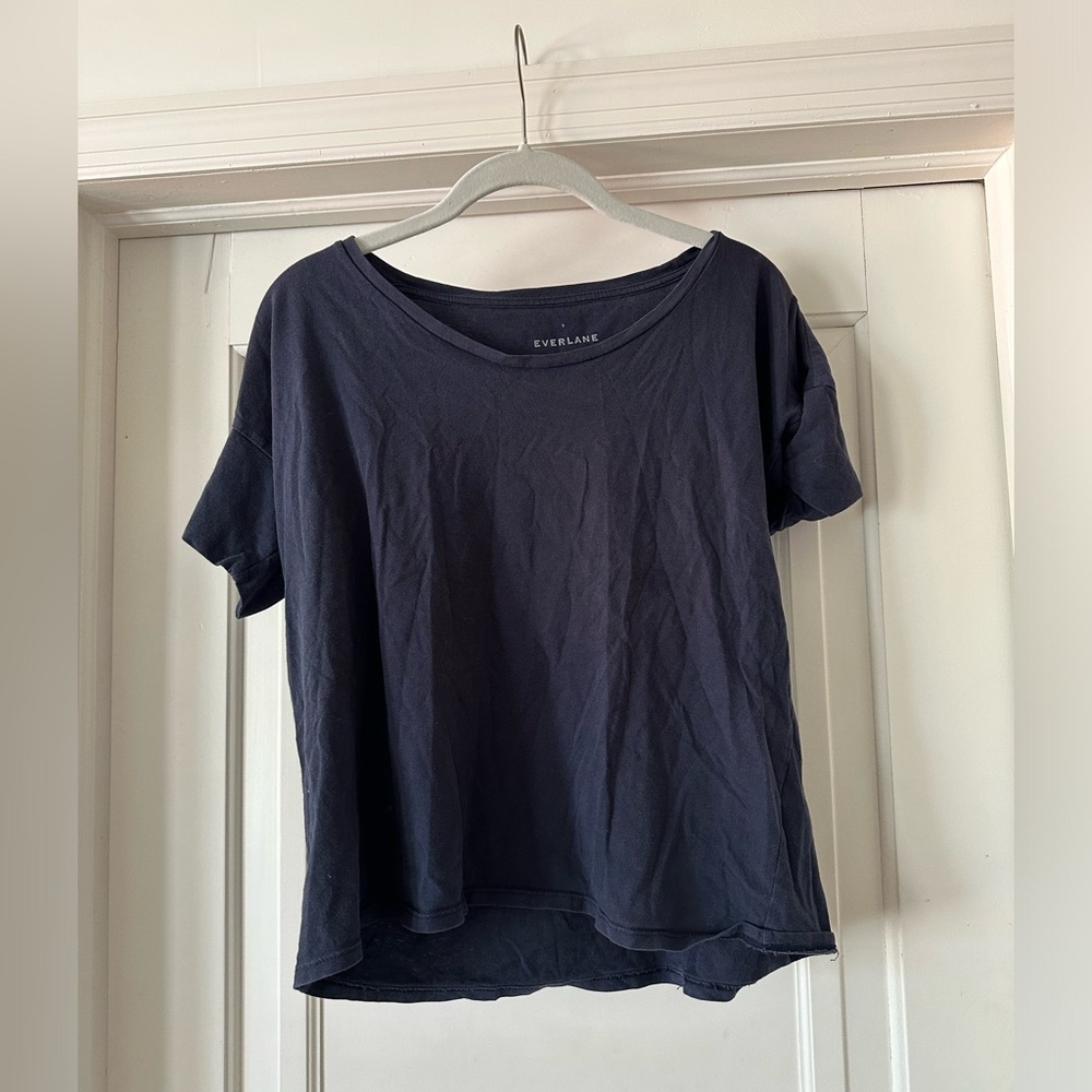 Everlane navy t-shirt